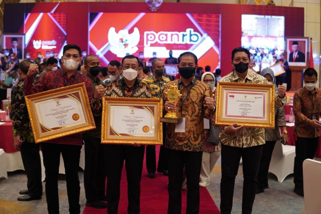 Bupati Badung Raih Piala Adicita Sewaka Pertiwi